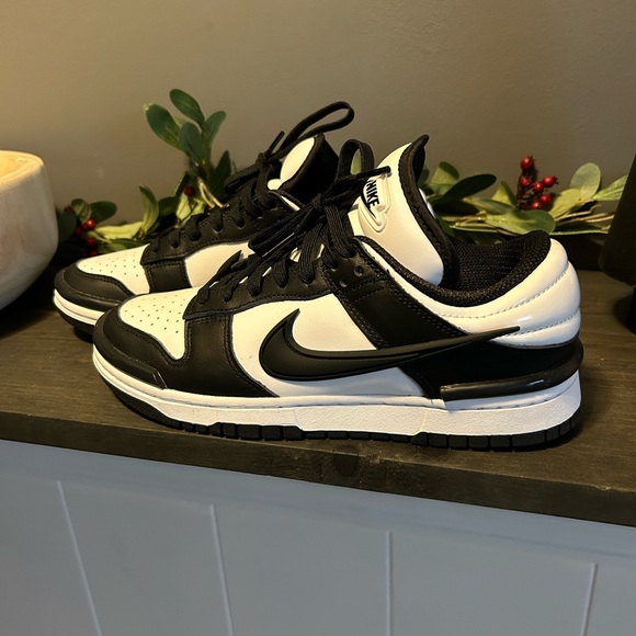 Nike Dunks - Picture 2 of 2